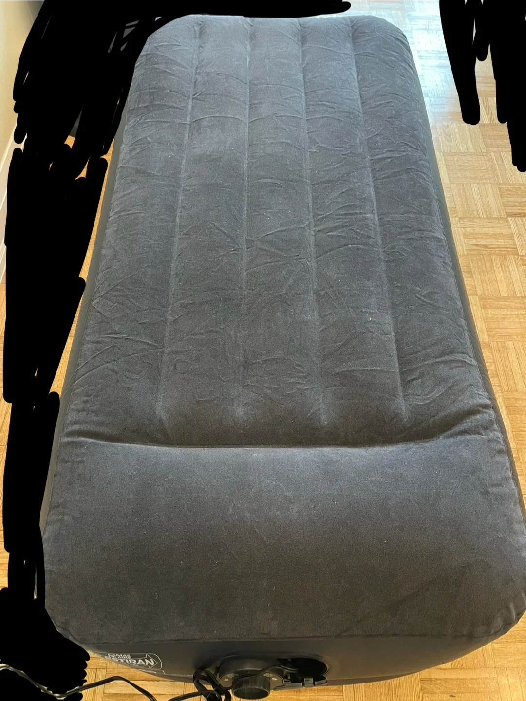 INTEX Pillow Rest Air Mattress Twin Size Built-in Electric Pump image indicator(4)