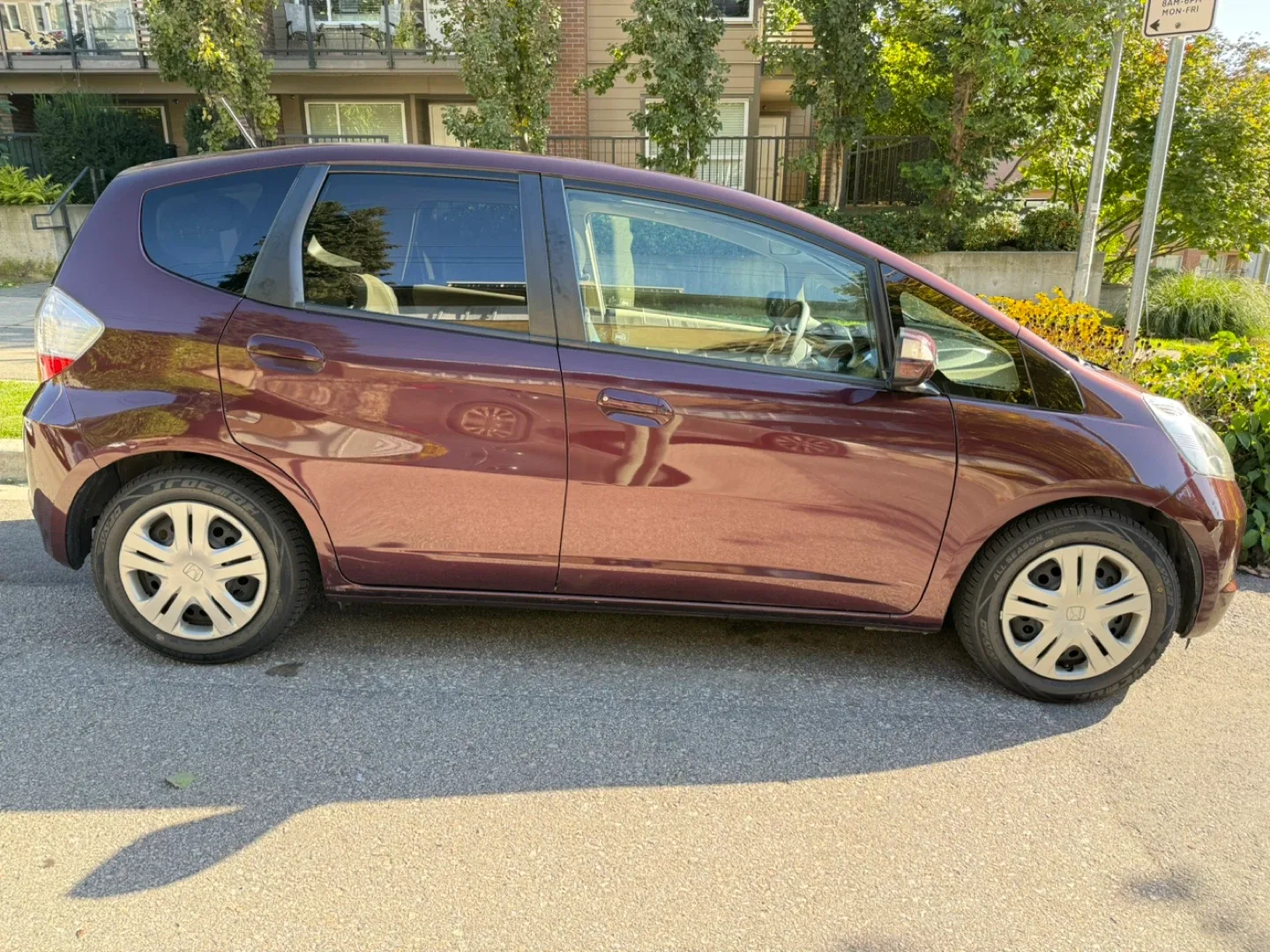 2010 Honda Fit Sport – Japanese Import/Only 44,000 km image indicator(2)