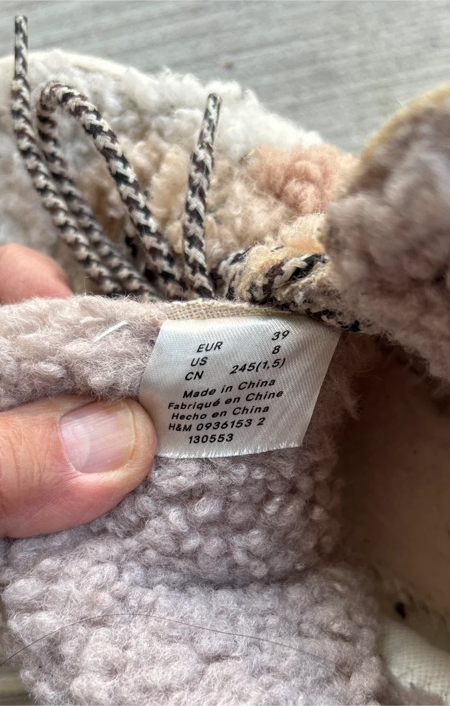 H&M Sherpa Boots - Size 8 image indicator(5)