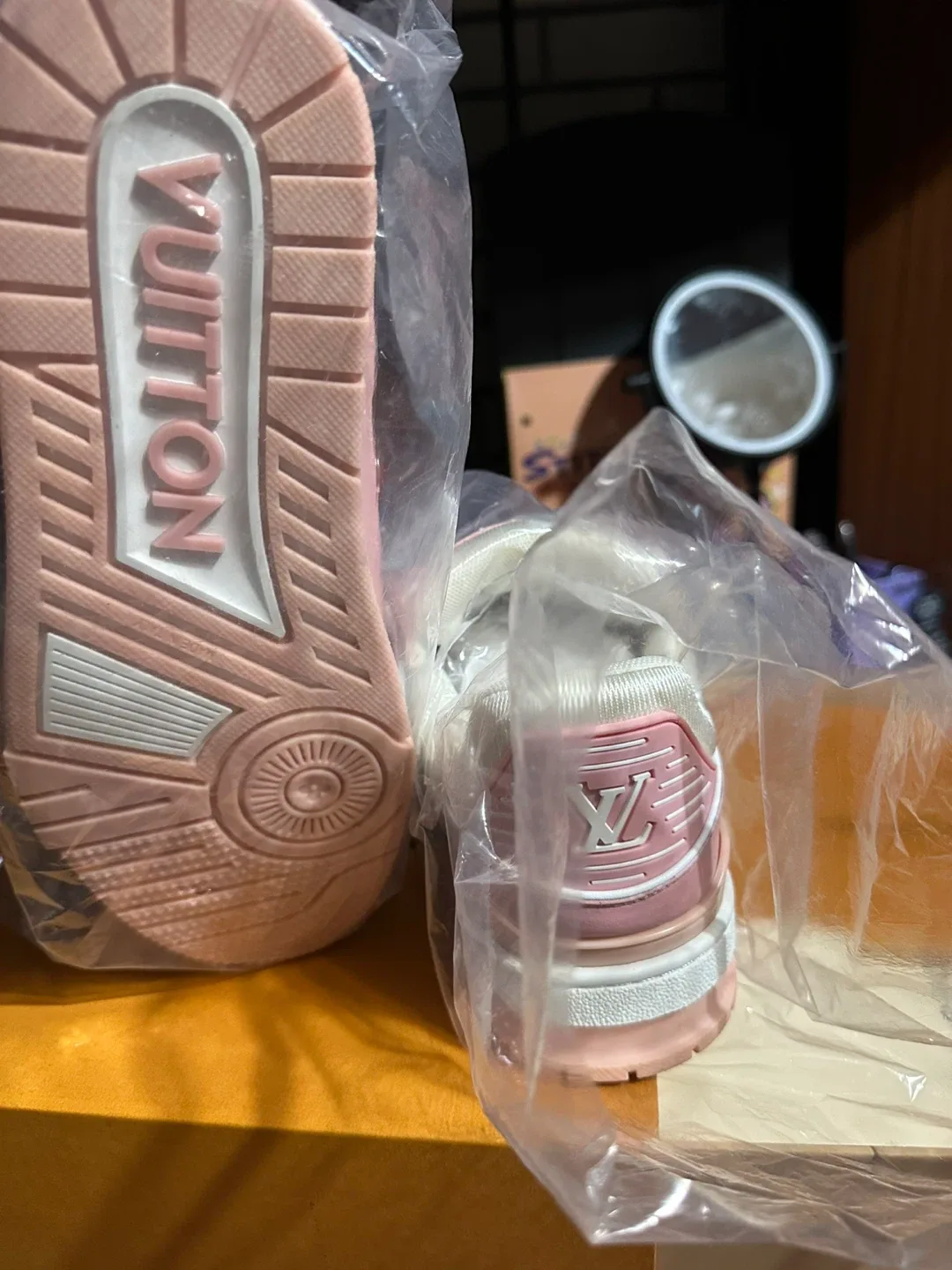 Louis Vuitton Trainer Sneaker Pink image indicator(3)