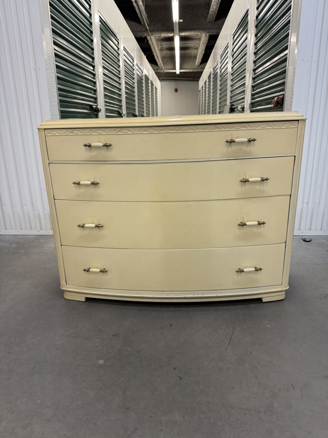 Vintage 4-Drawer Dresser