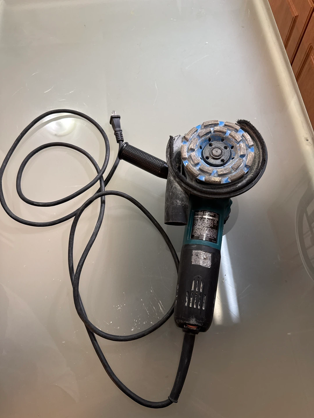 Makita Angle Grinder - photo 2