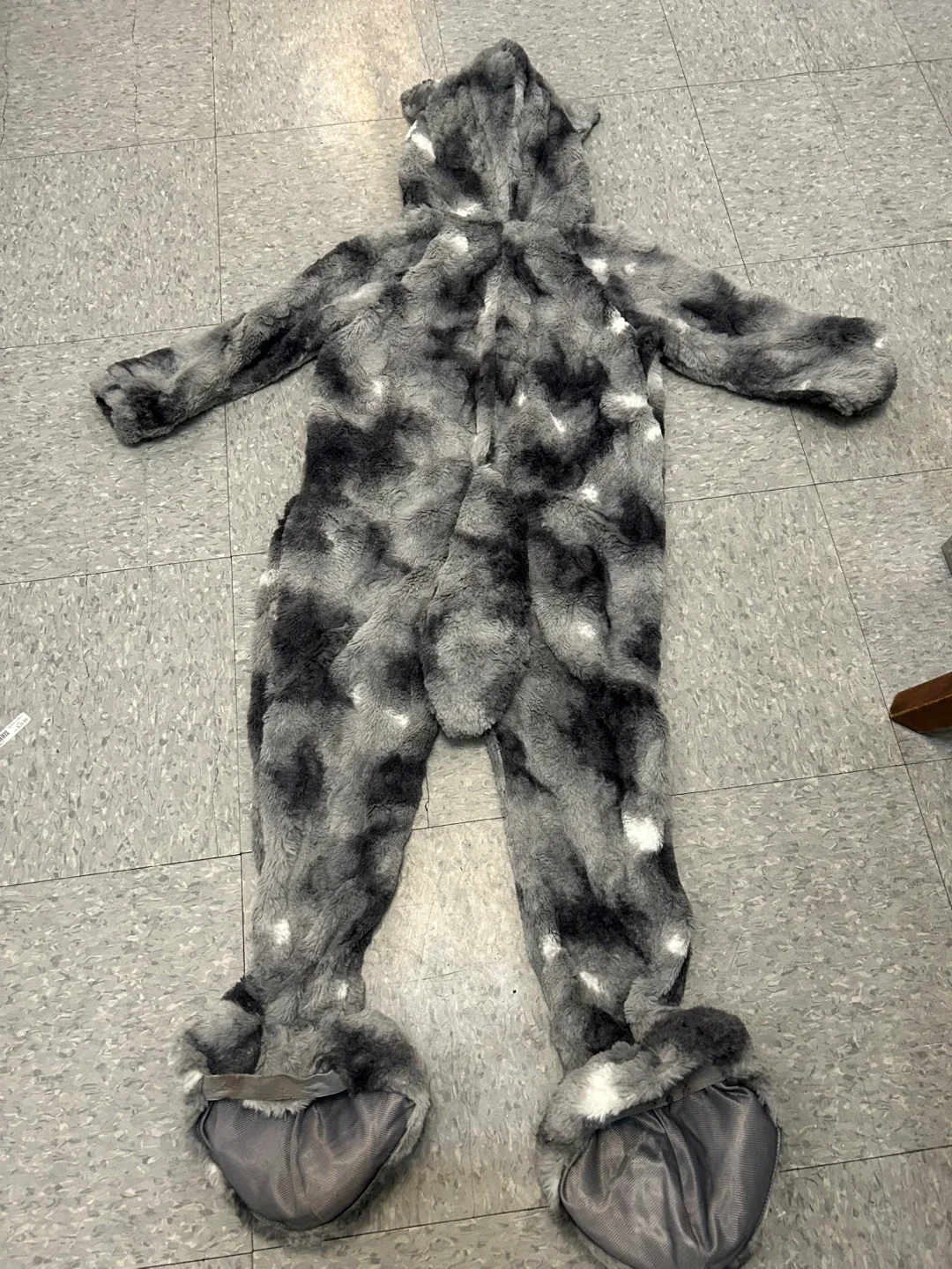 Wolf Onesie Costume kids size image indicator(4)