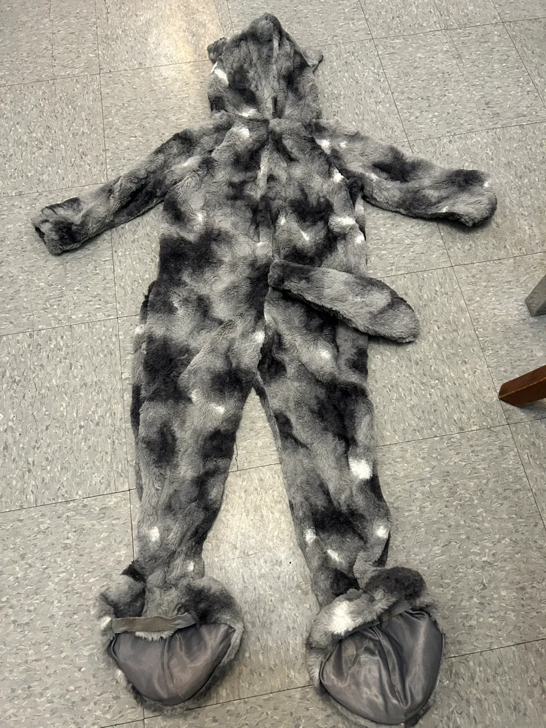 Wolf Onesie Costume kids size image indicator(2)