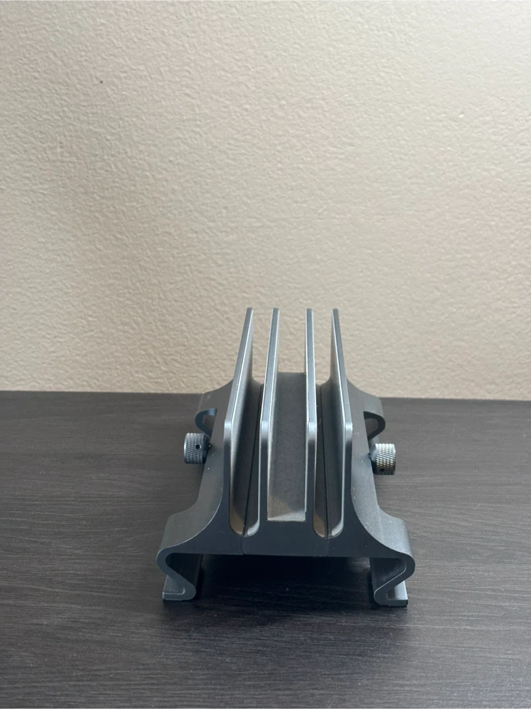 Vertical laptop stand image indicator(2)