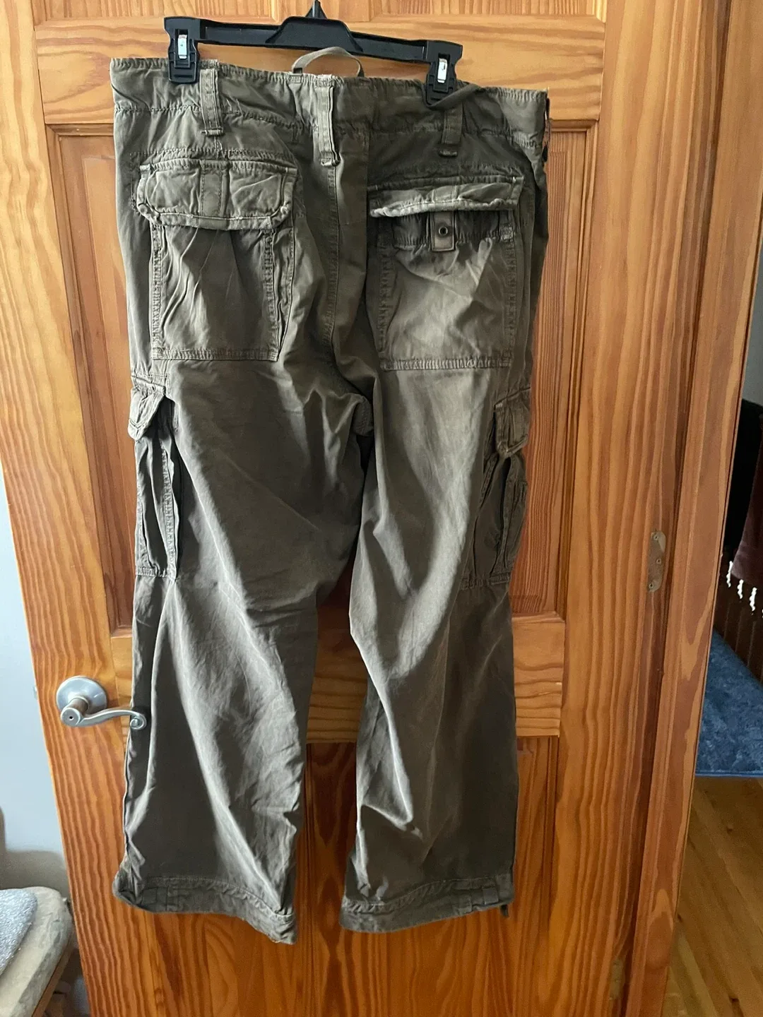 Abercrombie & Fitch Olive Cargo Pants image indicator(2)