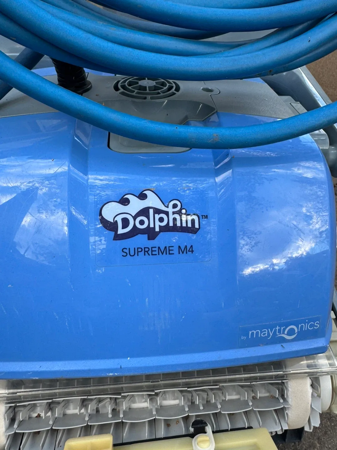 Dolphin Supreme M4 Pool Cleaner image indicator(2)
