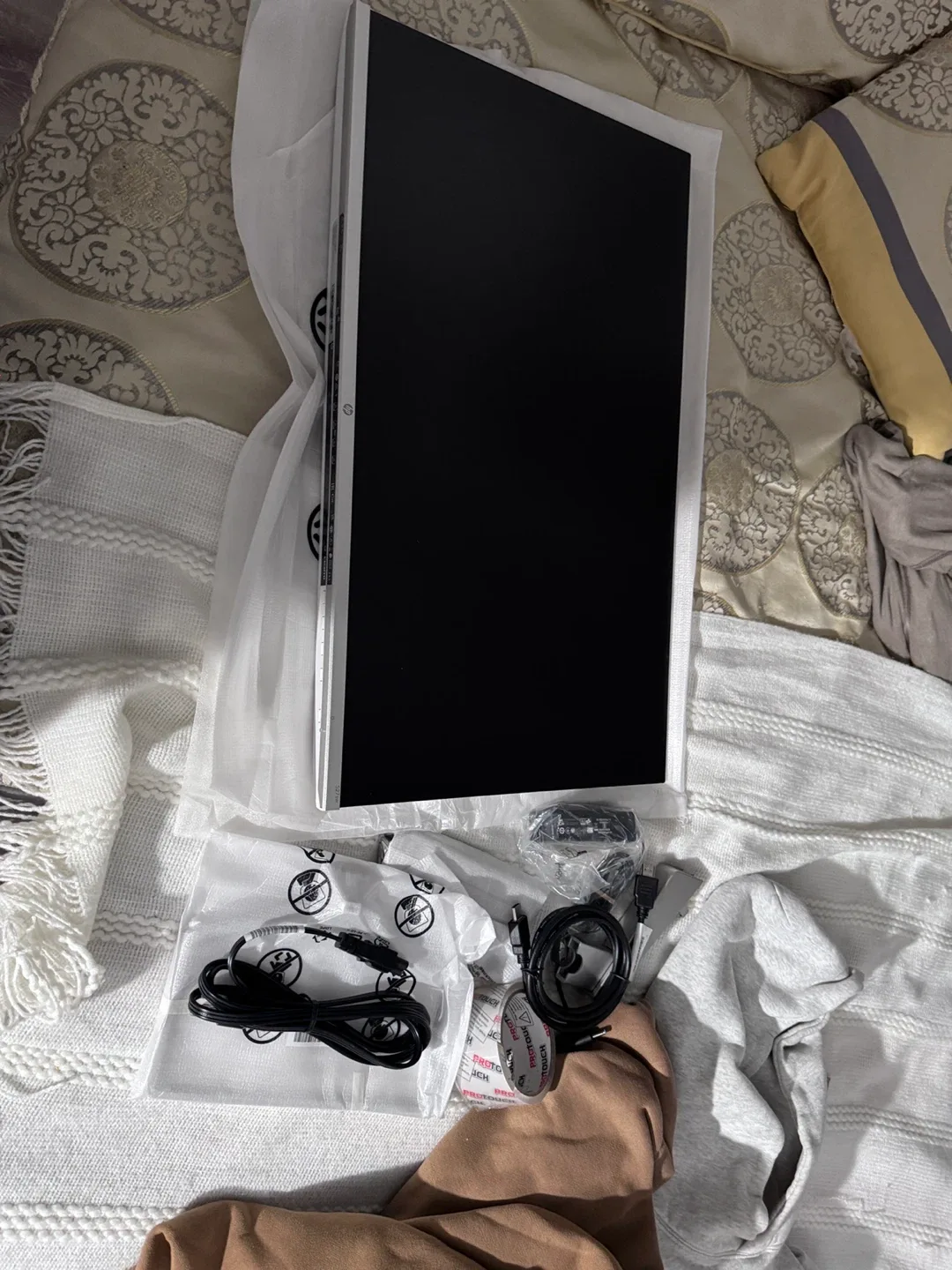 HP Series 5 527sw 27-inch FHD White Monitor - New image indicator(2)