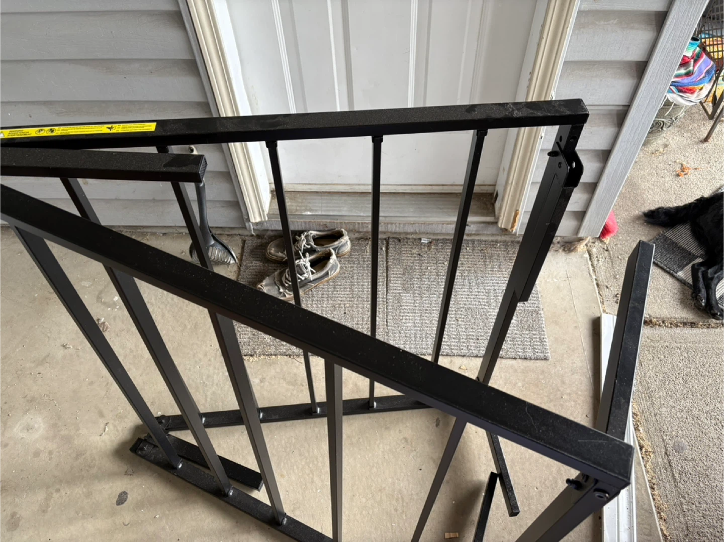 Black metal TWIN frame Foldable Pick up 186 st and 59 ave - photo 4