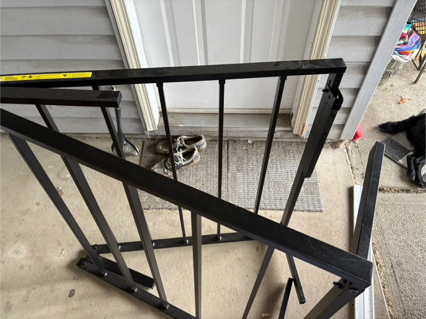 Black metal TWIN frame Foldable Pick up 186 st and 59 ave image indicator(4)