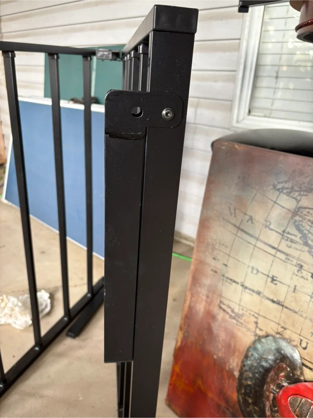 Black metal TWIN frame Foldable Pick up 186 st and 59 ave image indicator(3)