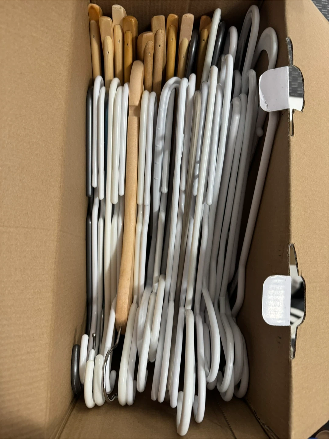 Clothes Hangers - Wood & Plastic - photo 3