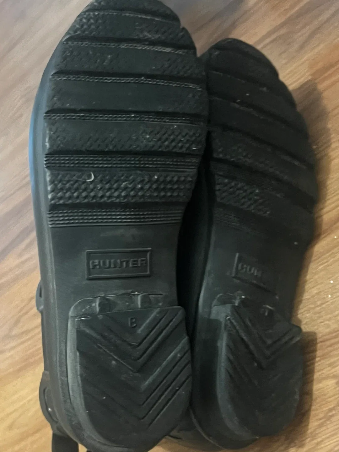 Hunter Chelsea Rain Boots - Black, Size 7 image indicator(2)