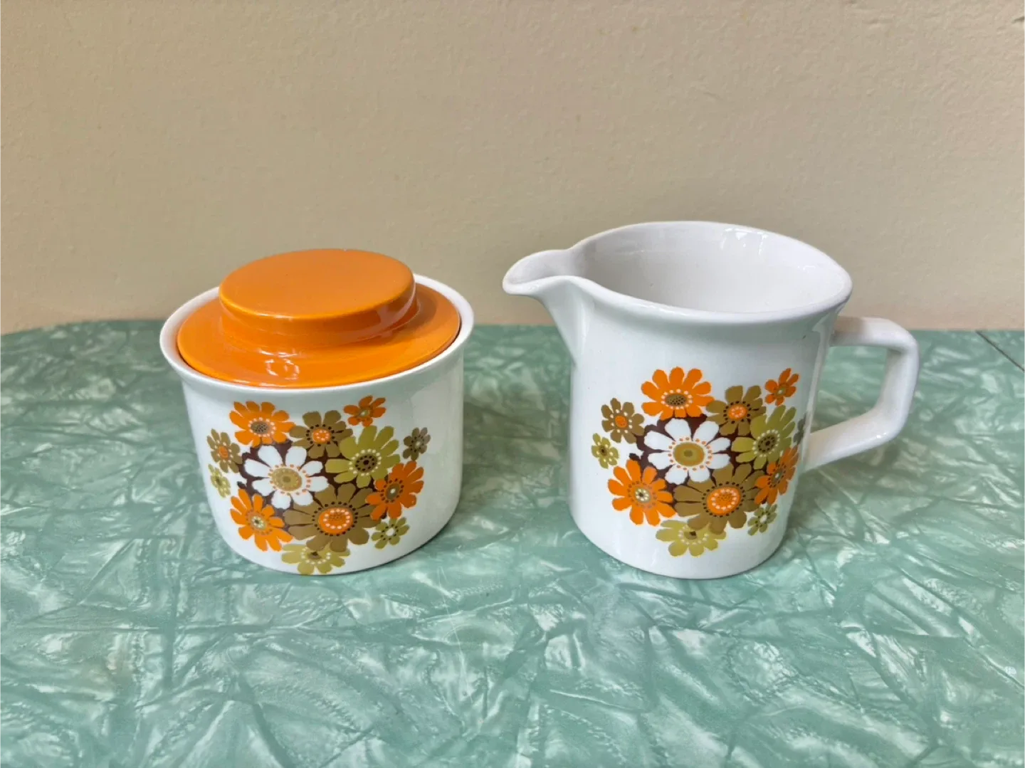 Vintage Floral Creamer & Sugar Bowl & Mugs Set thumbnail