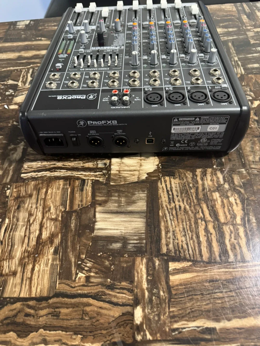Mackie ProFX8 8-channel professional effects mixer with USB image indicator(4)