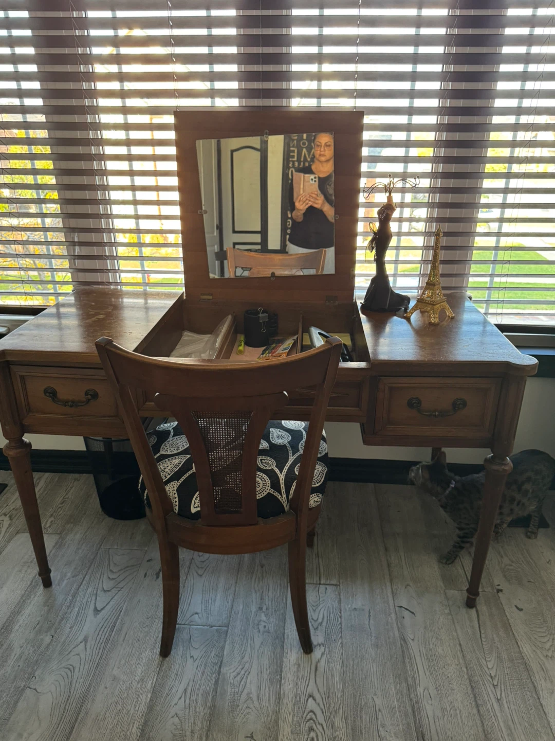 Vintage Vanity Desk with Mirror and Chair - photo 2