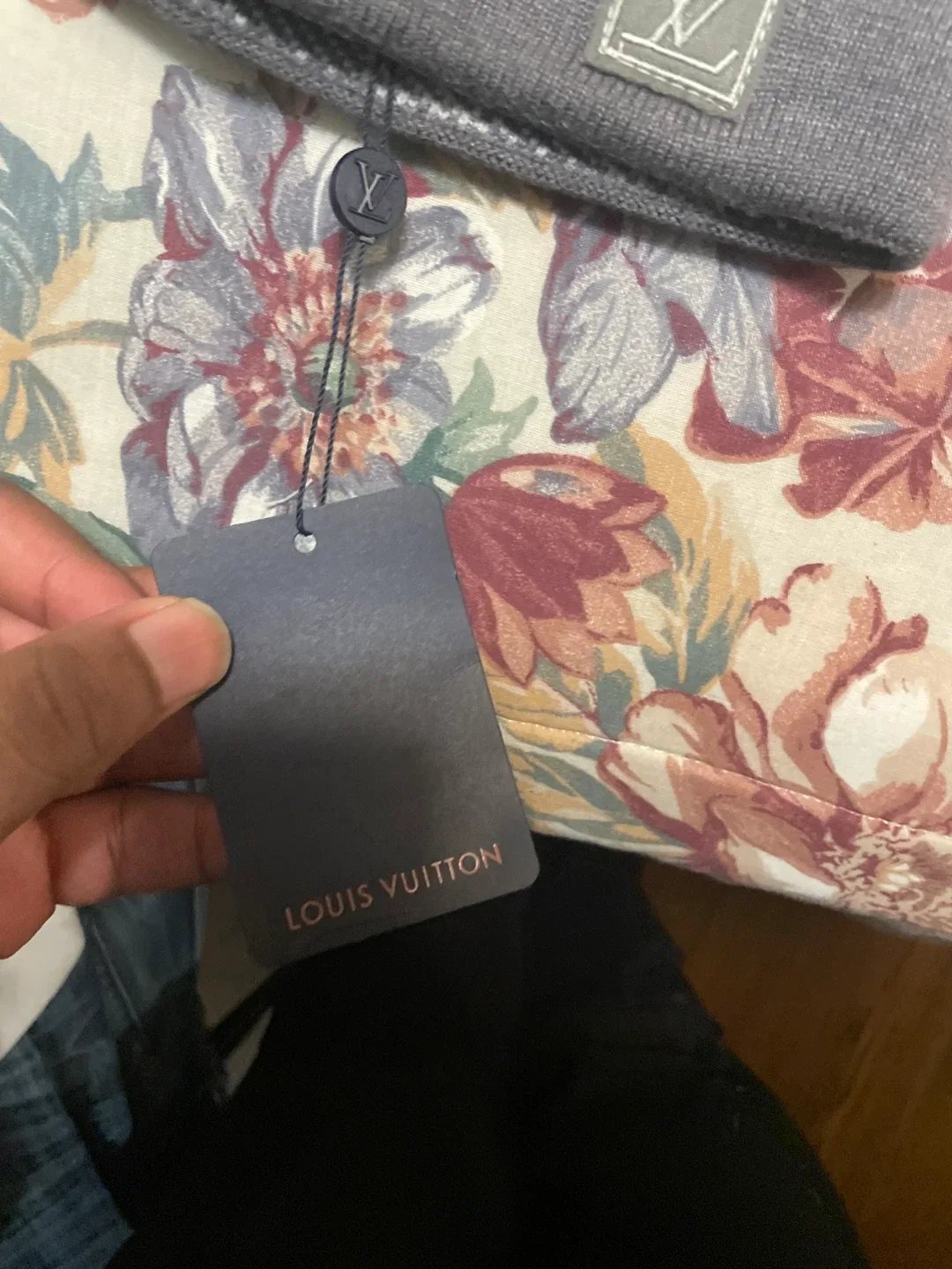 Louis Vuitton Grey Beanie image indicator(3)
