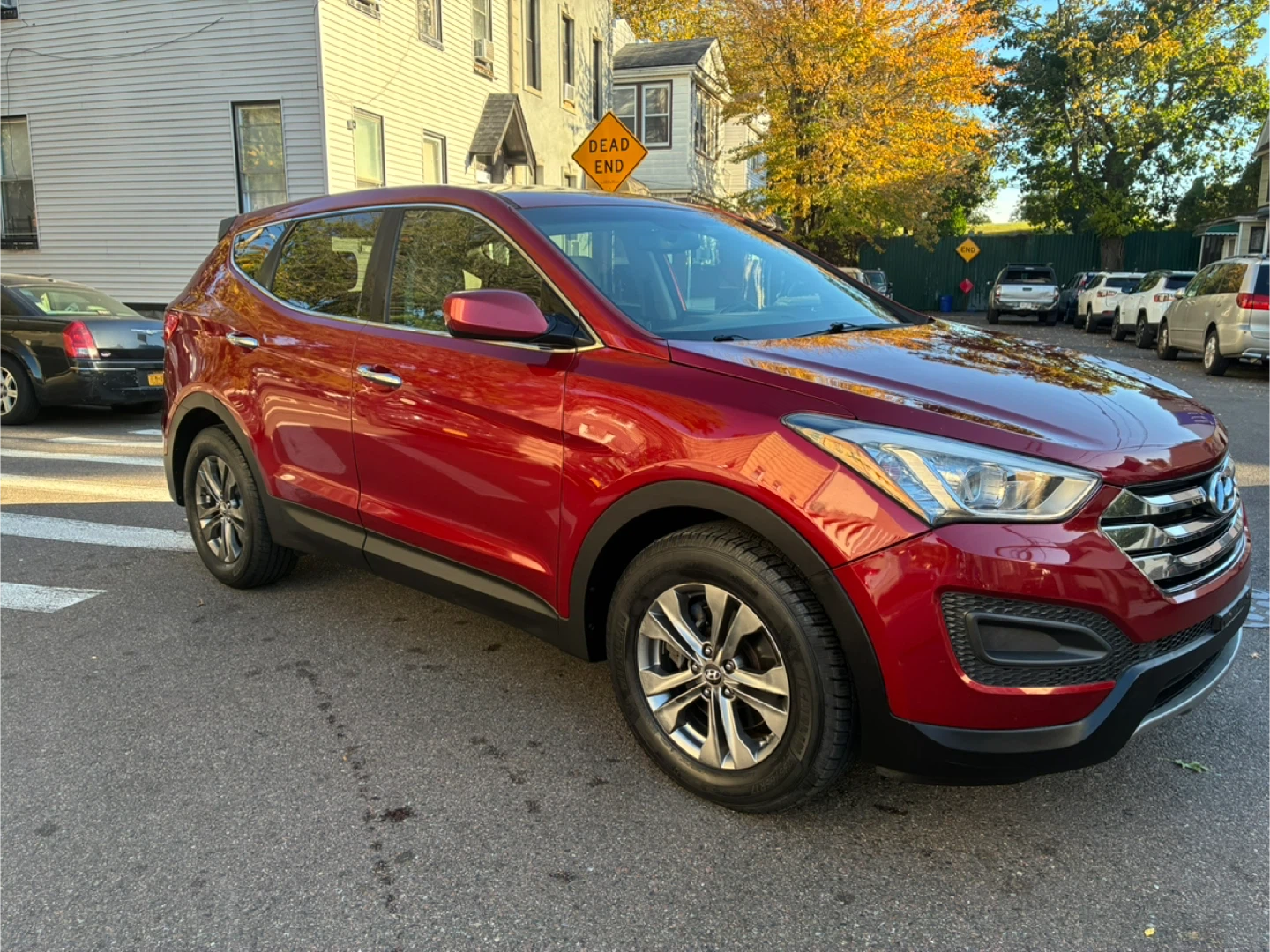 Hyundai Santa Fe - Red SUV - photo 3