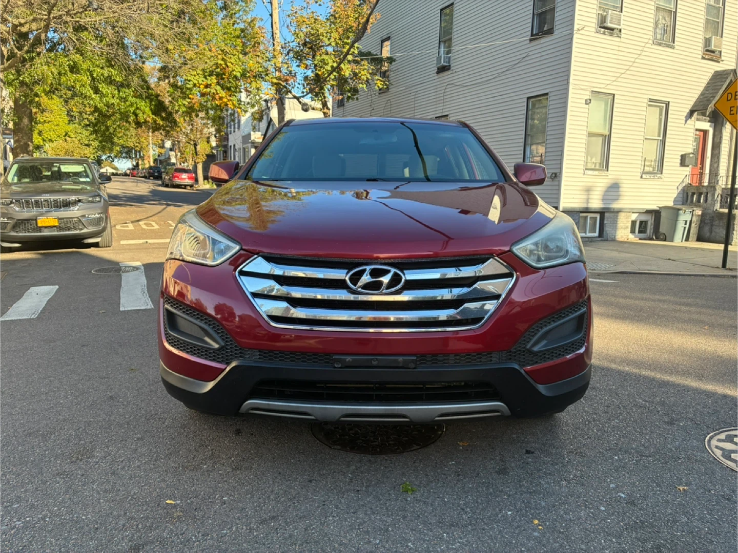 Hyundai Santa Fe - Red SUV - photo 2