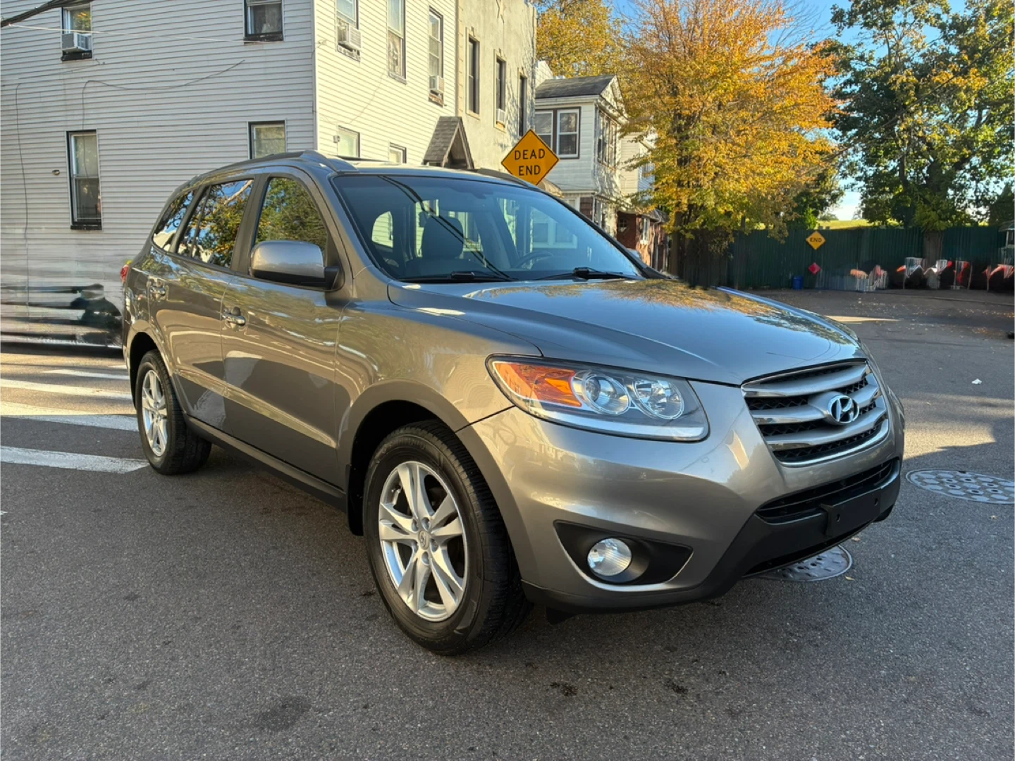 Hyundai Santa Fe SUV - photo 2
