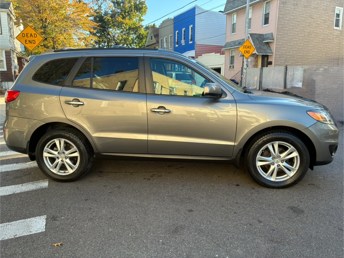 Hyundai Santa Fe SUV - photo 4