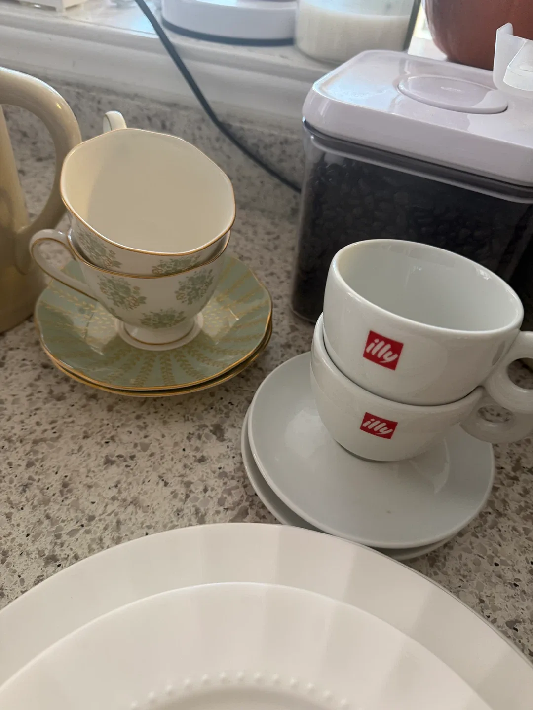 Mixed Lot of Dishes and Cups image indicator(4)