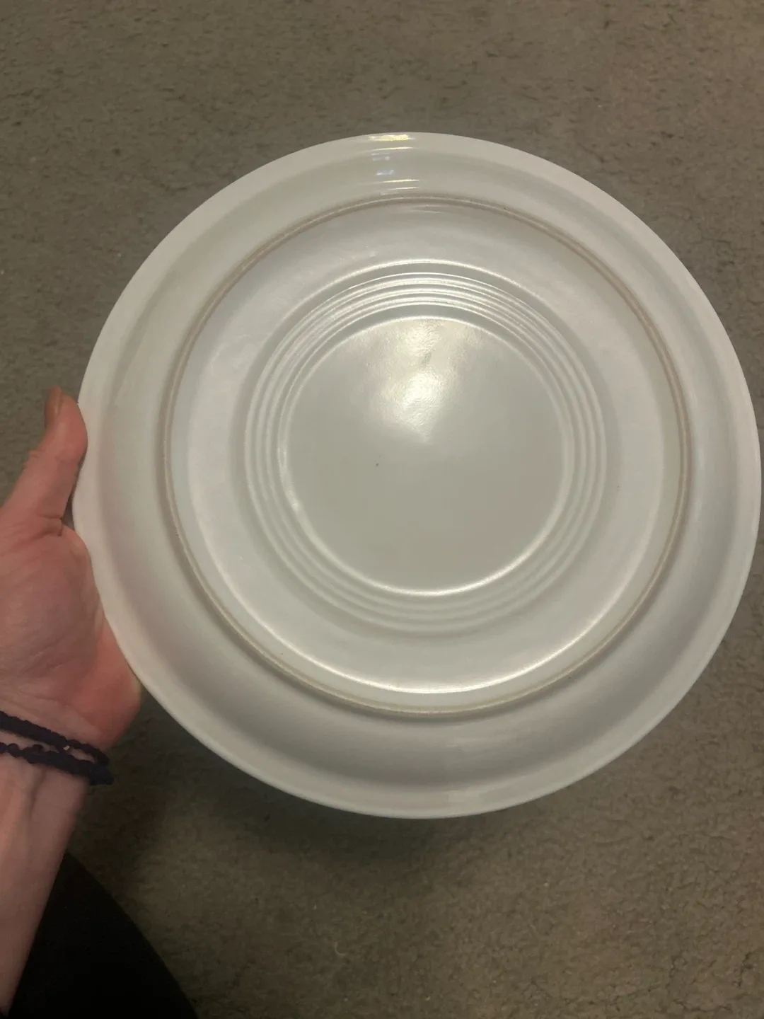 Set of 4 heavy stoneware dinner plates image indicator(2)