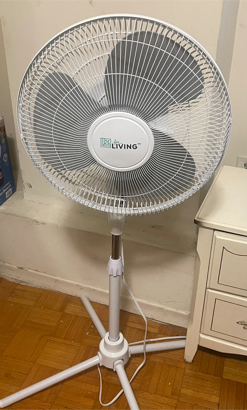 Fan with folding base - photo 2