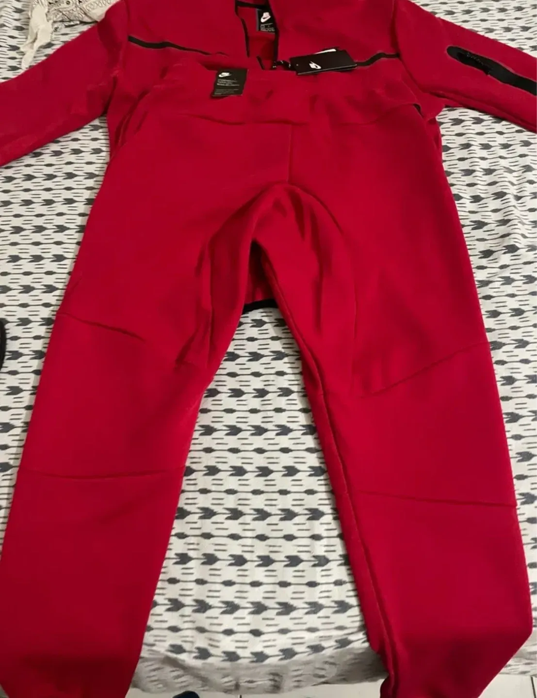 Nike Tech Fleece Red Tracksuit image indicator(2)