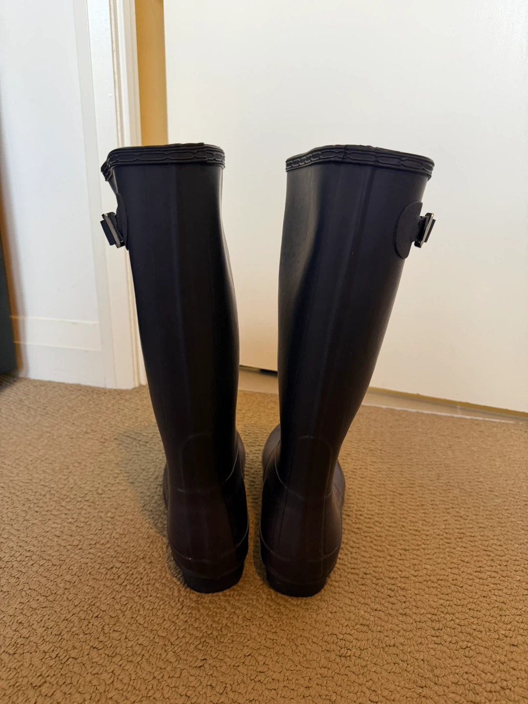 Hunter Rain Boots - Size 9 women - Dark Purple - photo 2