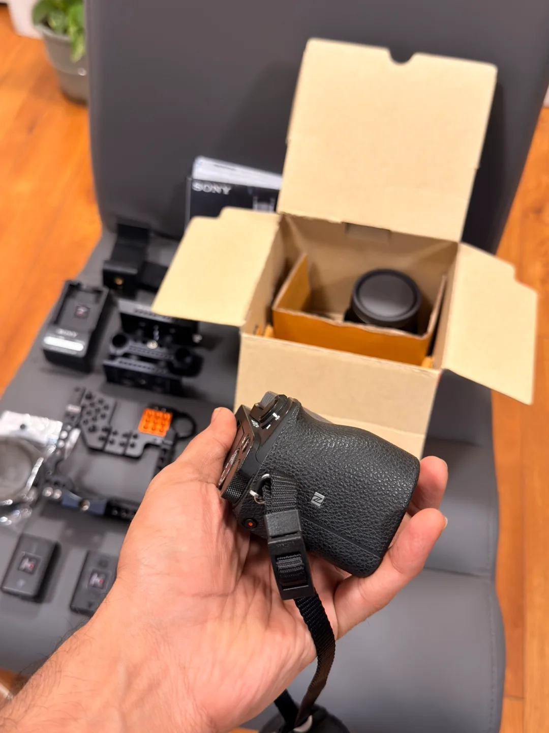 Sony Alpha a6500 + 50mm OSS lens with Accessories image indicator(5)