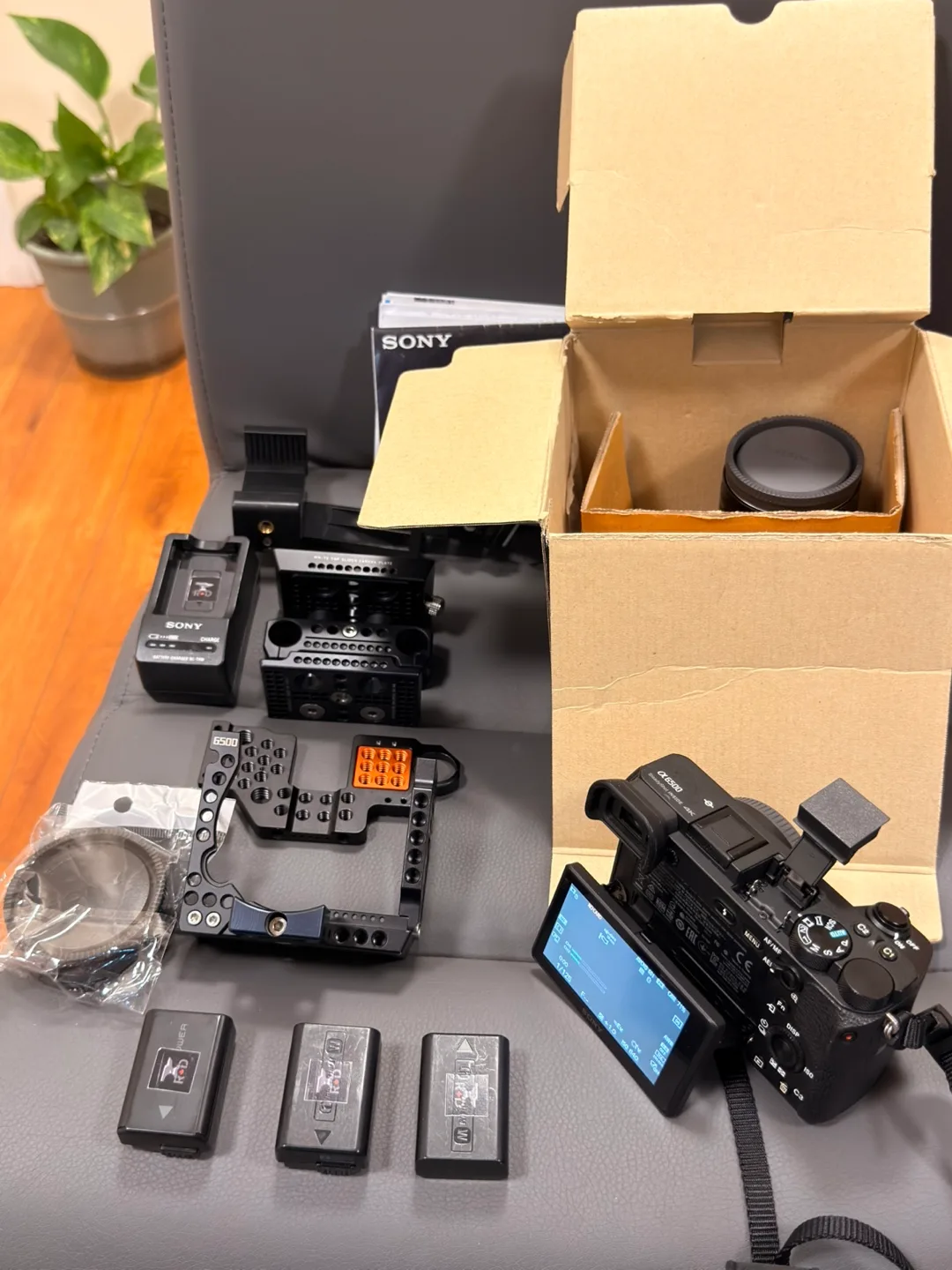 Sony Alpha a6500 + 50mm OSS lens with Accessories image indicator(3)