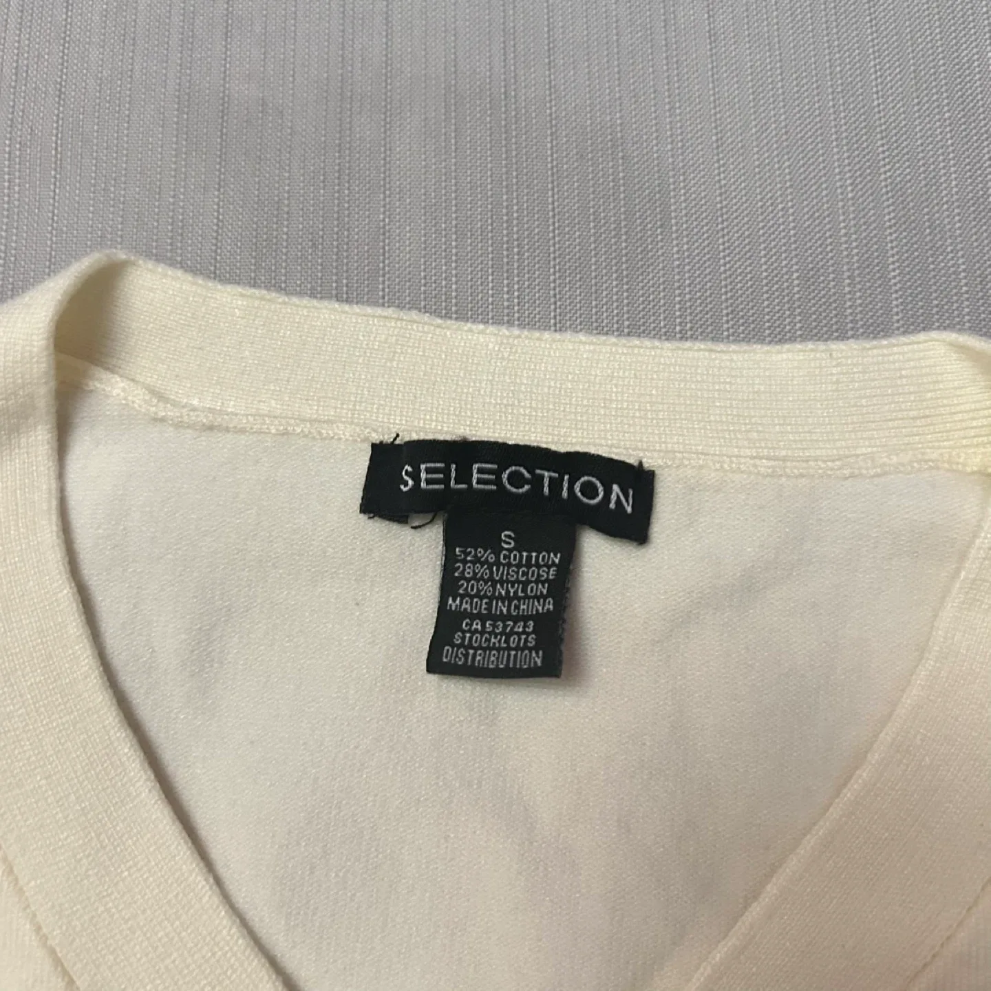 V-Neck Sweater image indicator(3)