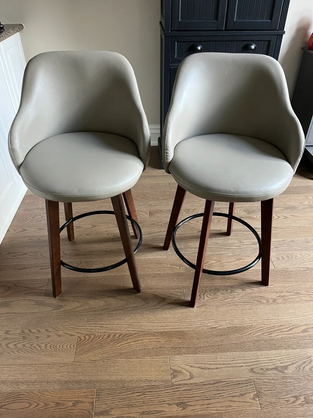 Set of 2 Counter Height Swivel Stools thumbnail