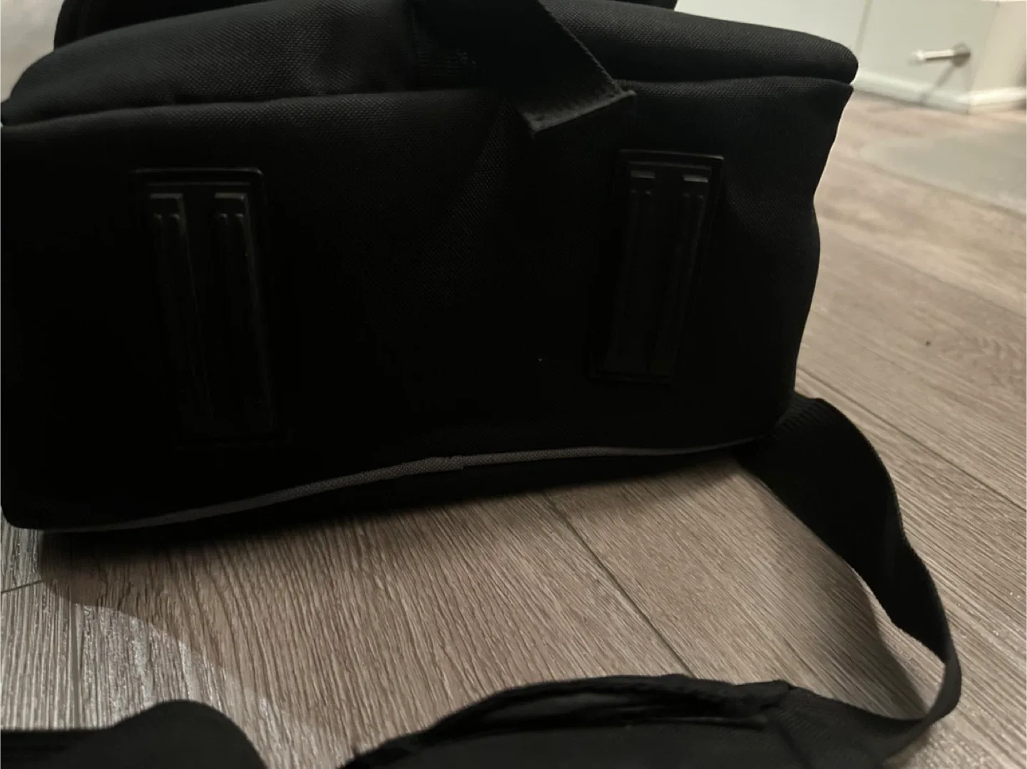 Black Camera Bag image indicator(4)