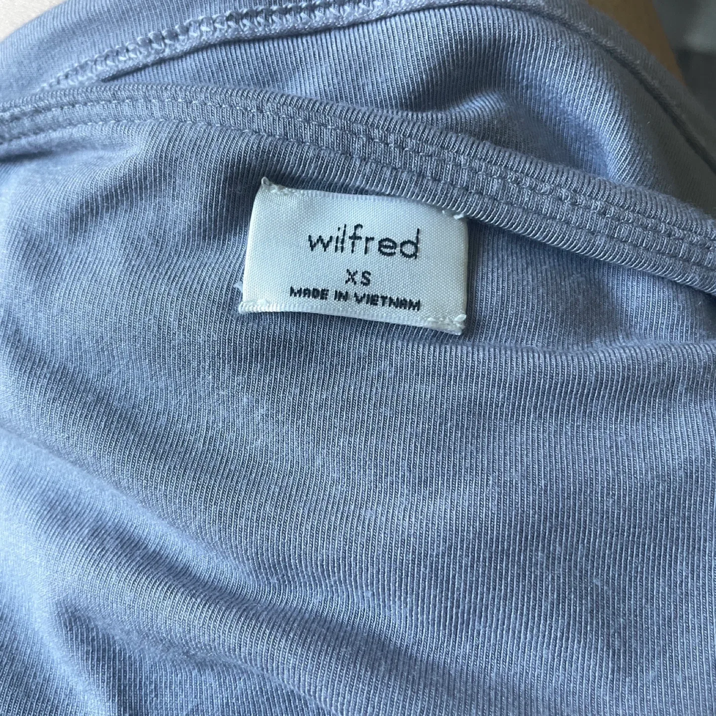 Aritzia Wilfred Vacay Cropped Tank Top in Soft Iris Size XS image indicator(4)