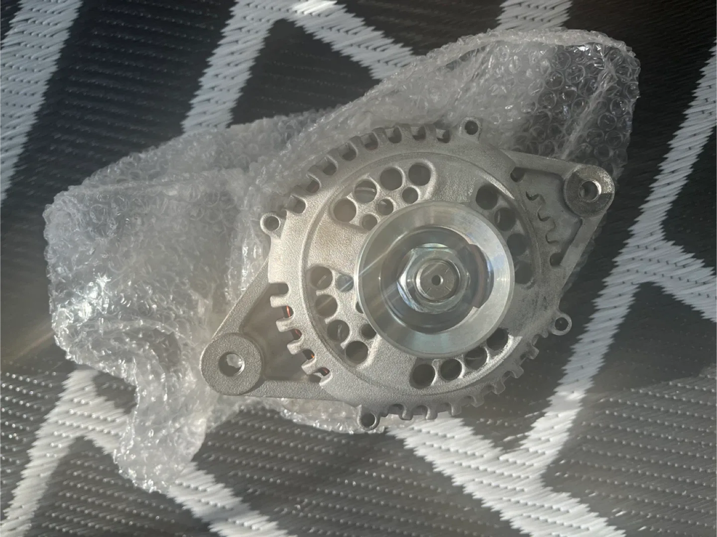 R-Premium Alternator - New in Box image indicator(2)