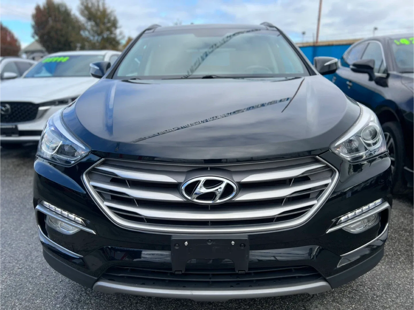 Black Hyundai Santa Fe Sport AWD image indicator(2)