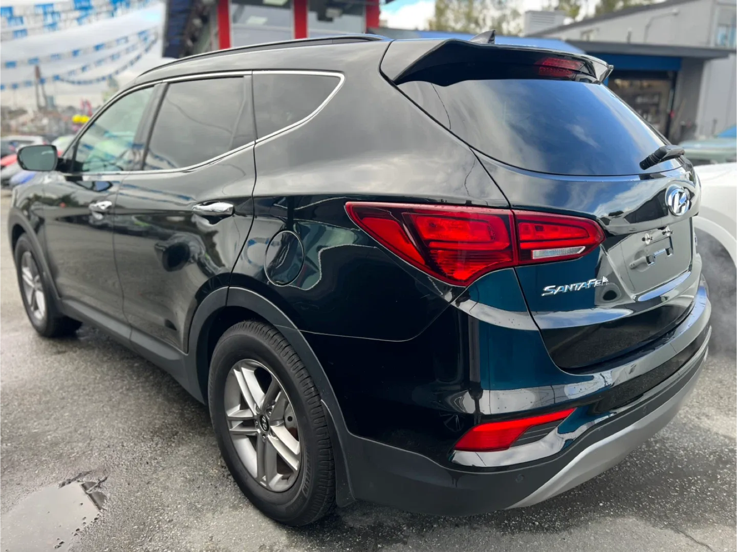 Black Hyundai Santa Fe Sport AWD image indicator(6)