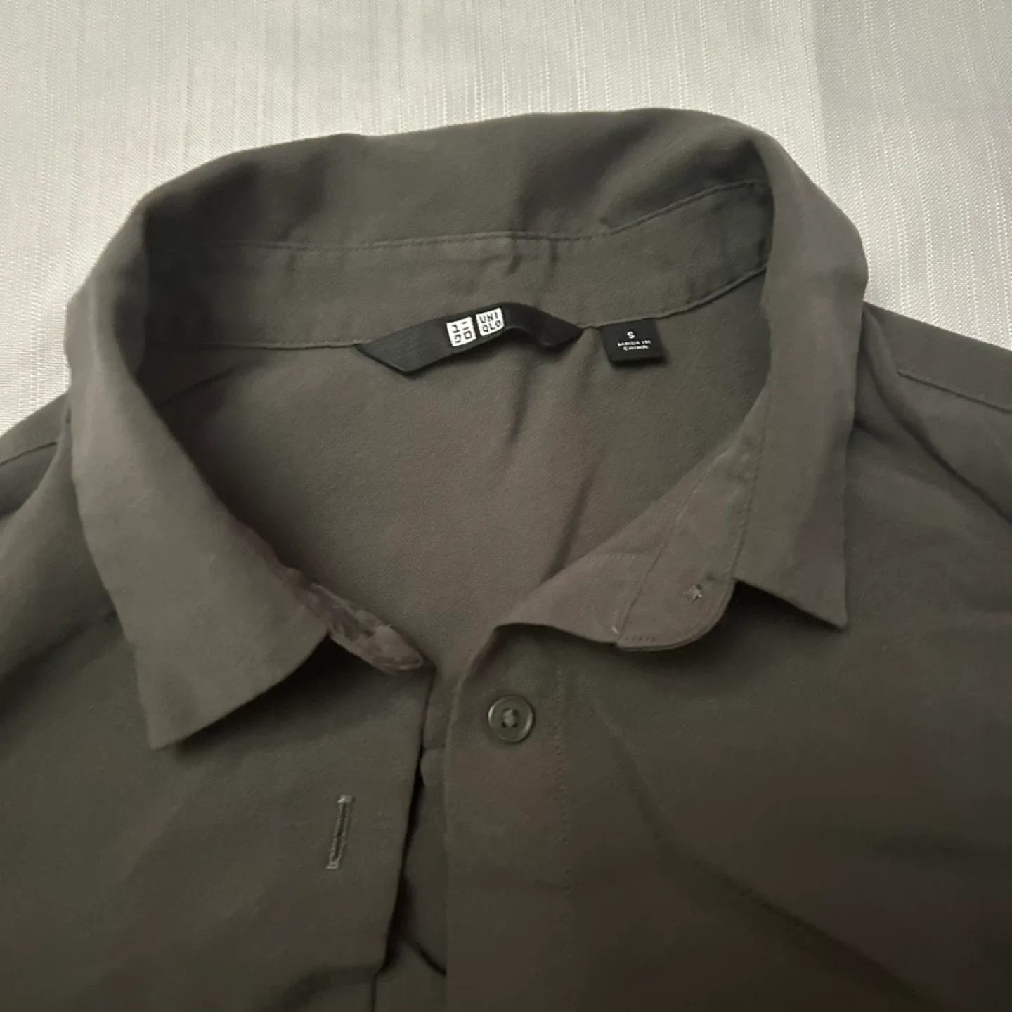 Uniqlo Sleeveless Blouse image indicator(2)