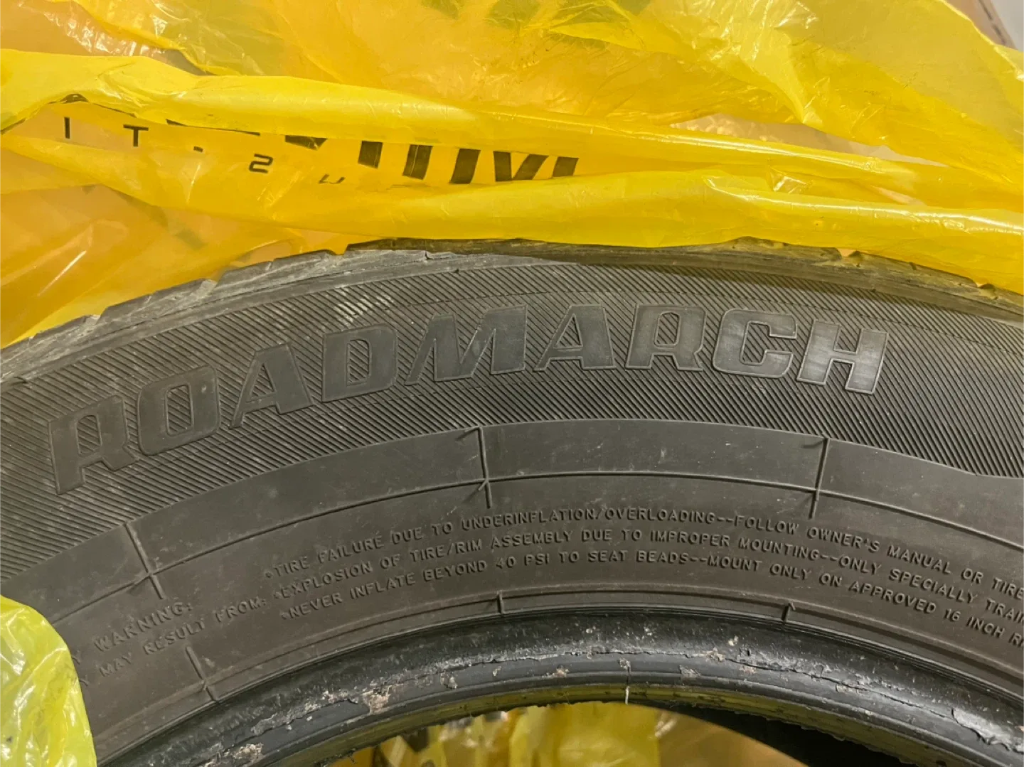 Roadmarch Tire 215/65R16 image indicator(2)