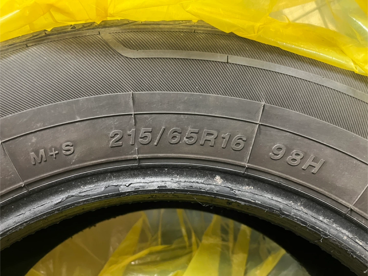 Roadmarch Tire 215/65R16