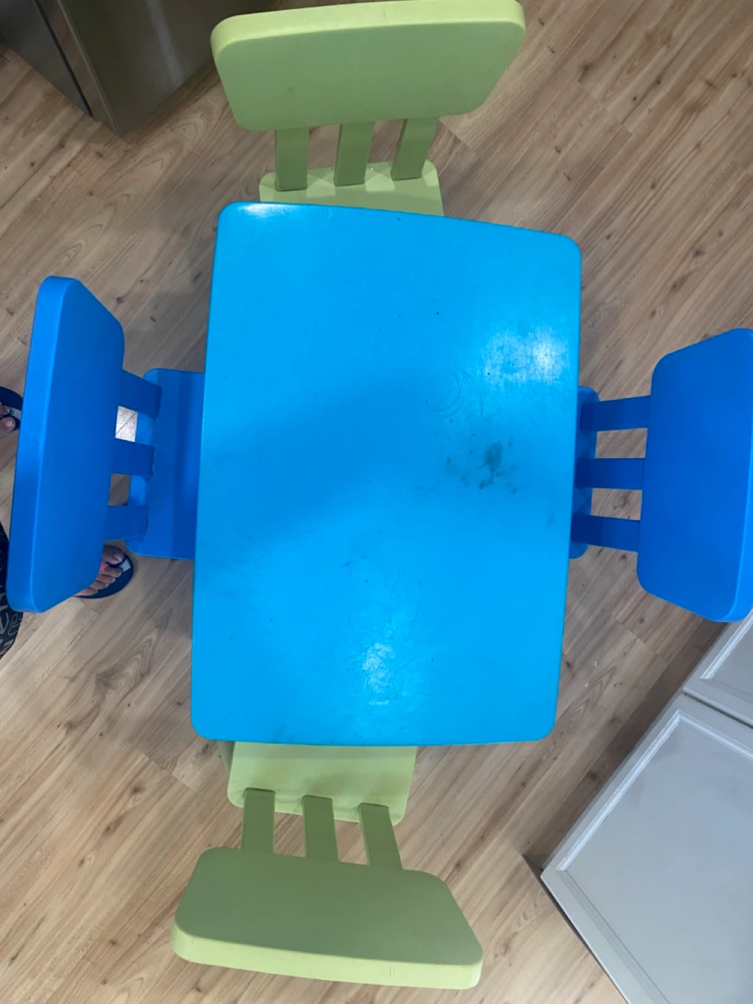 IKEA Children's Table with 4 Chairs - photo 2