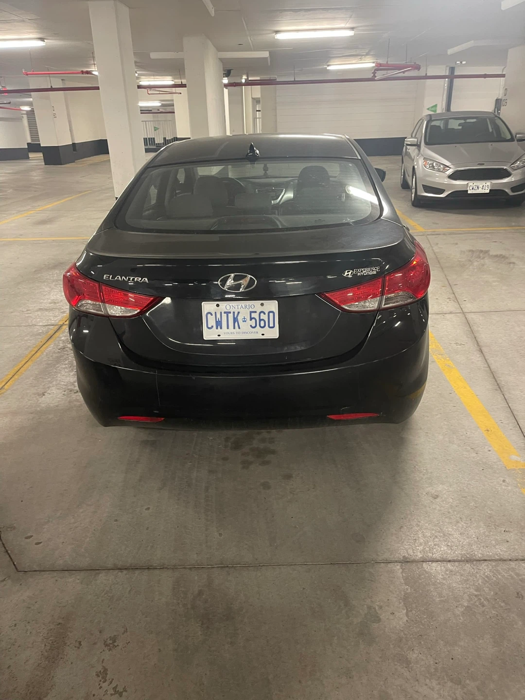Hyundai Elantra - Black Sedan - photo 4