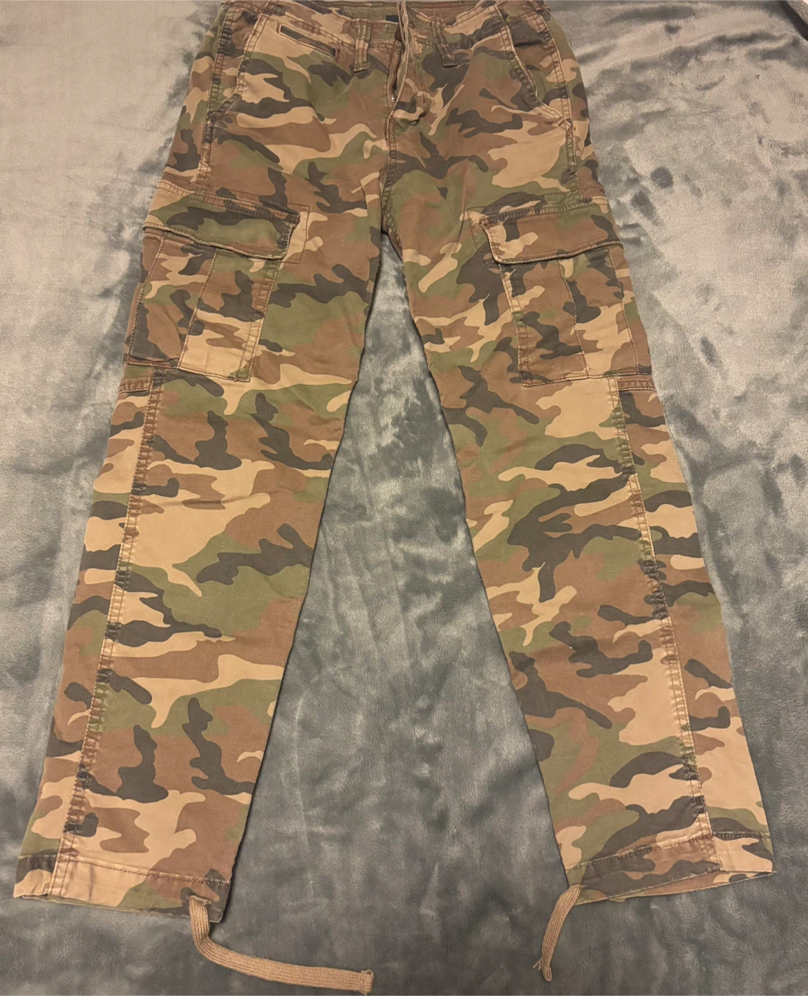 American Eagle Camo Cargo Pants