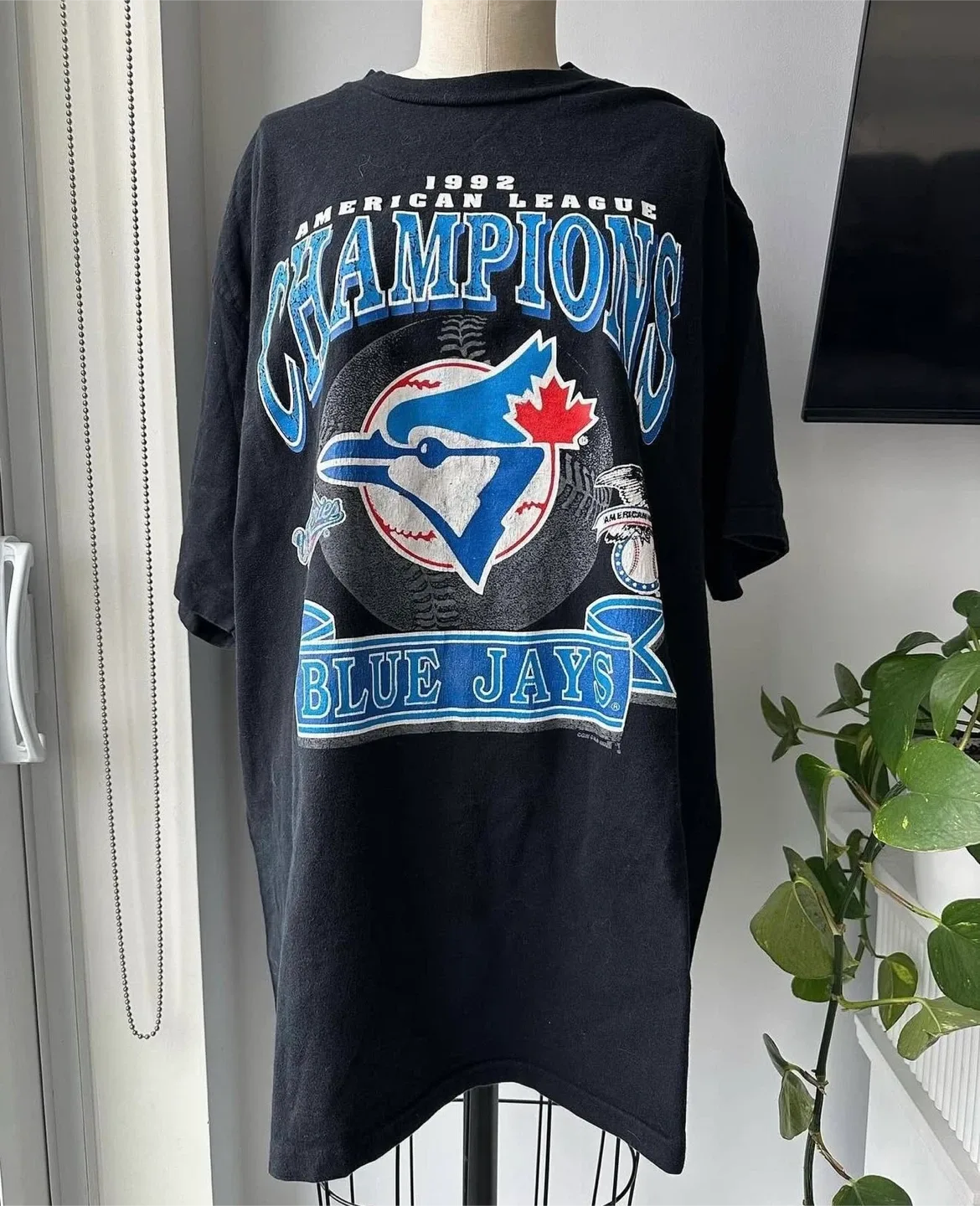 Vintage 1992 Blue Jays waves T-shirt size XL thumbnail