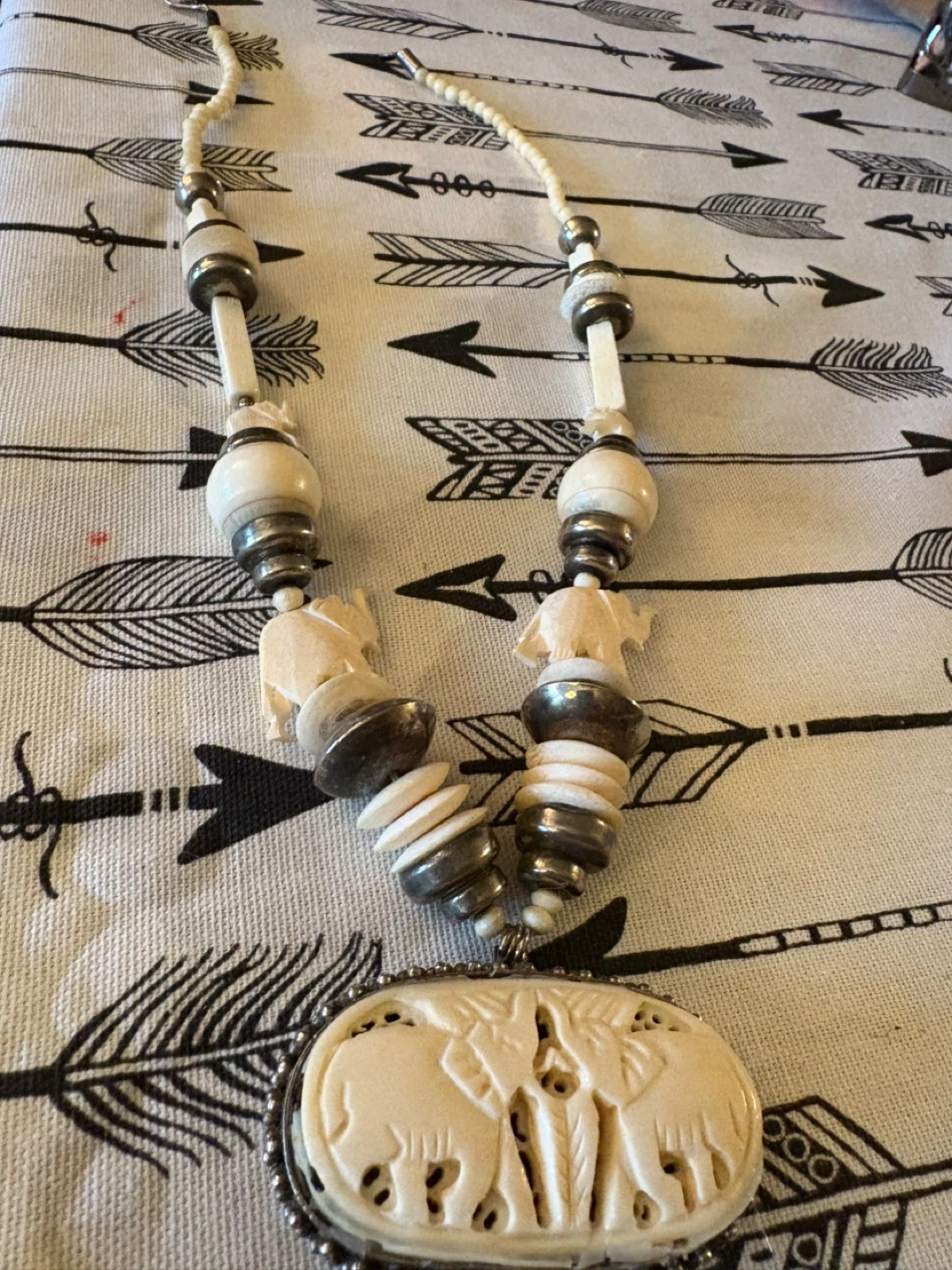 Elephant Pendant Necklace - Ivory Color - photo 4