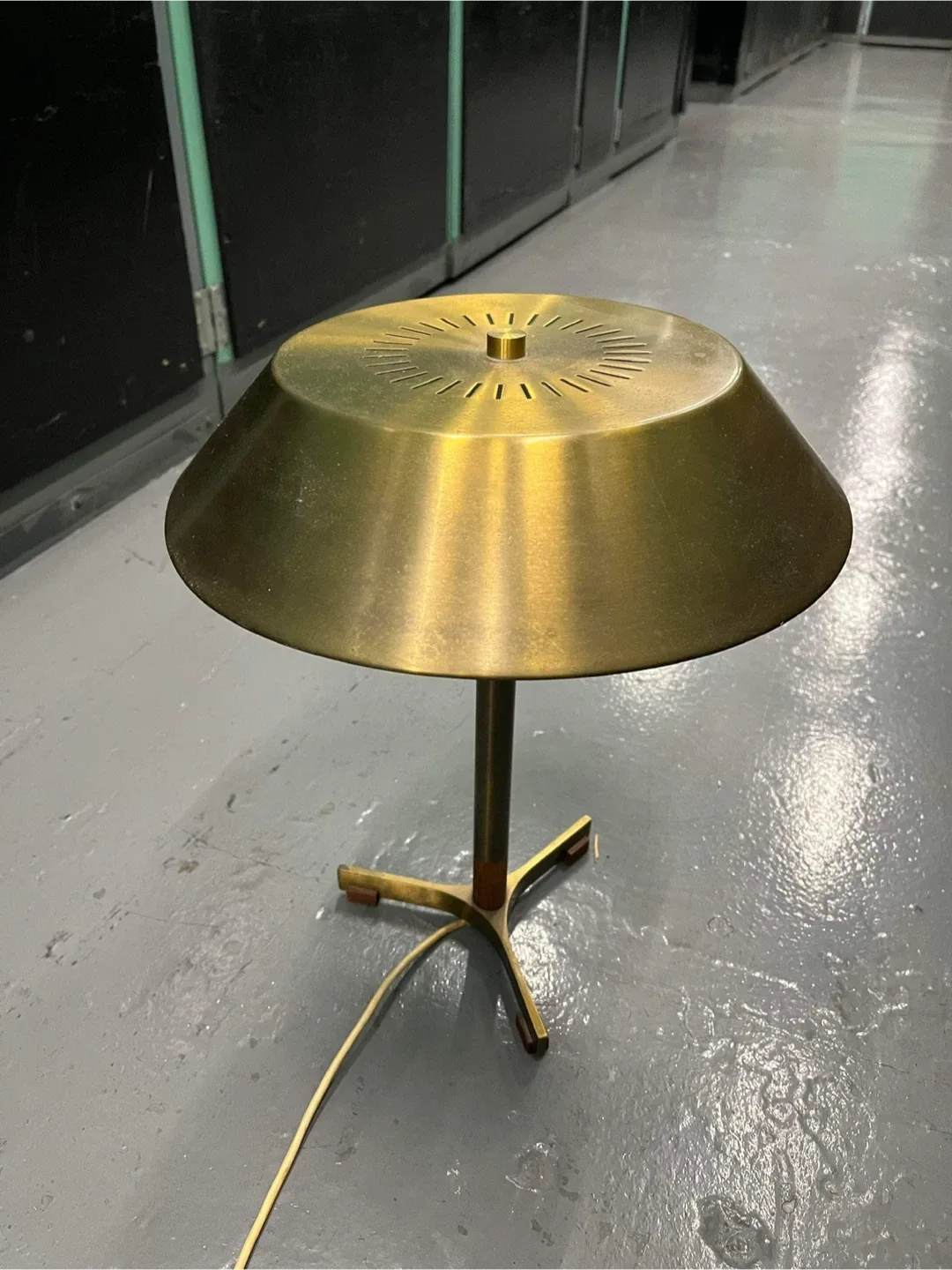 Mid-Century Brass & Teak Table Lamp – Scandinavian Design image indicator(2)