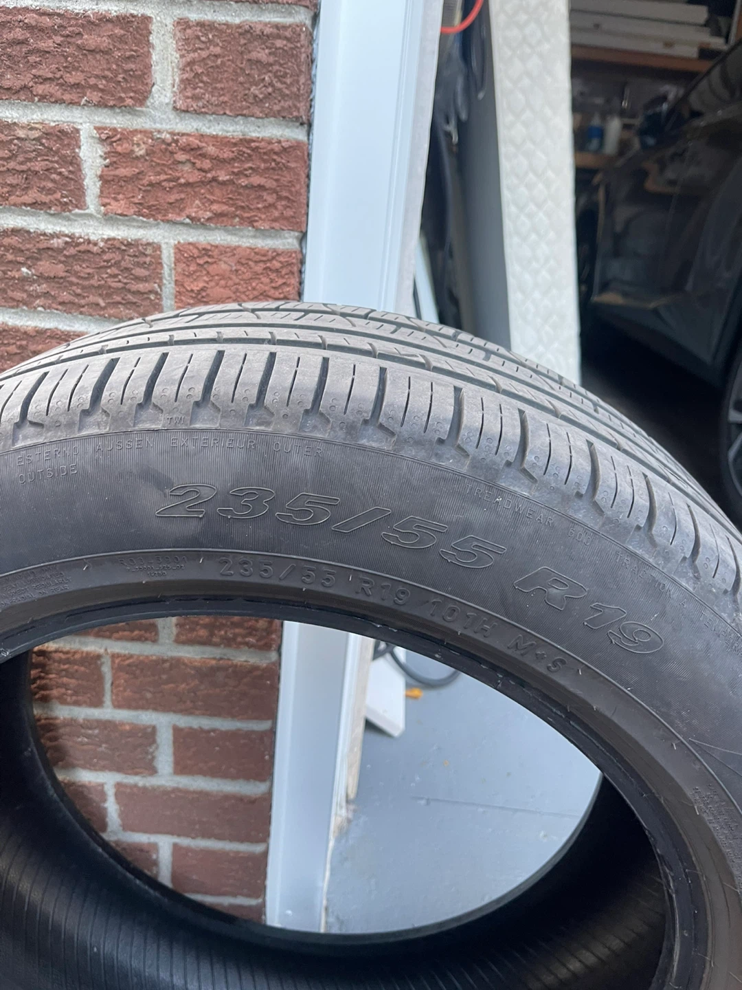 1x Pirelli Scorpion Run-Flat Tire size 235/55/R19