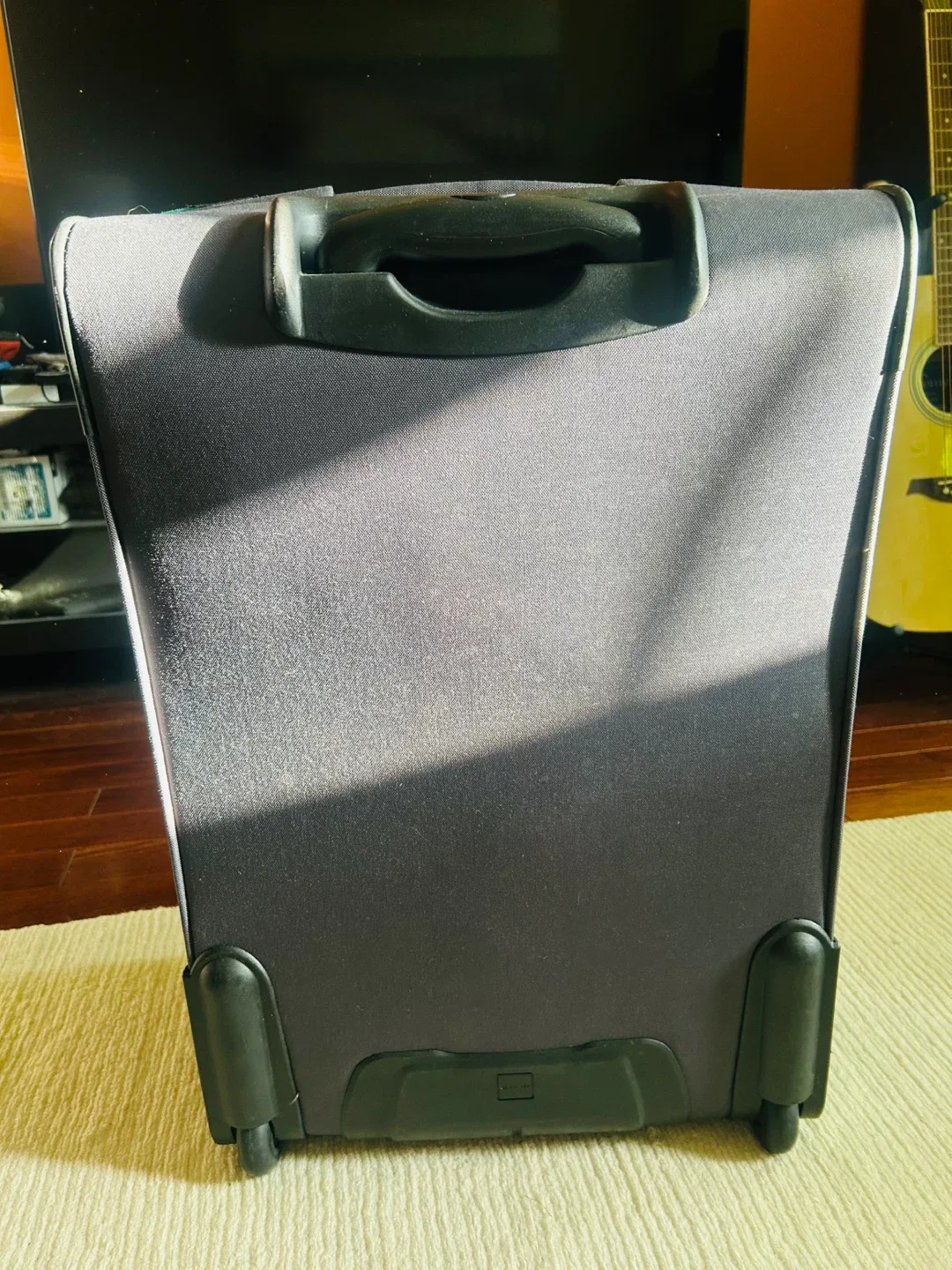 DELSEY Medium Expandable Luggage image indicator(6)